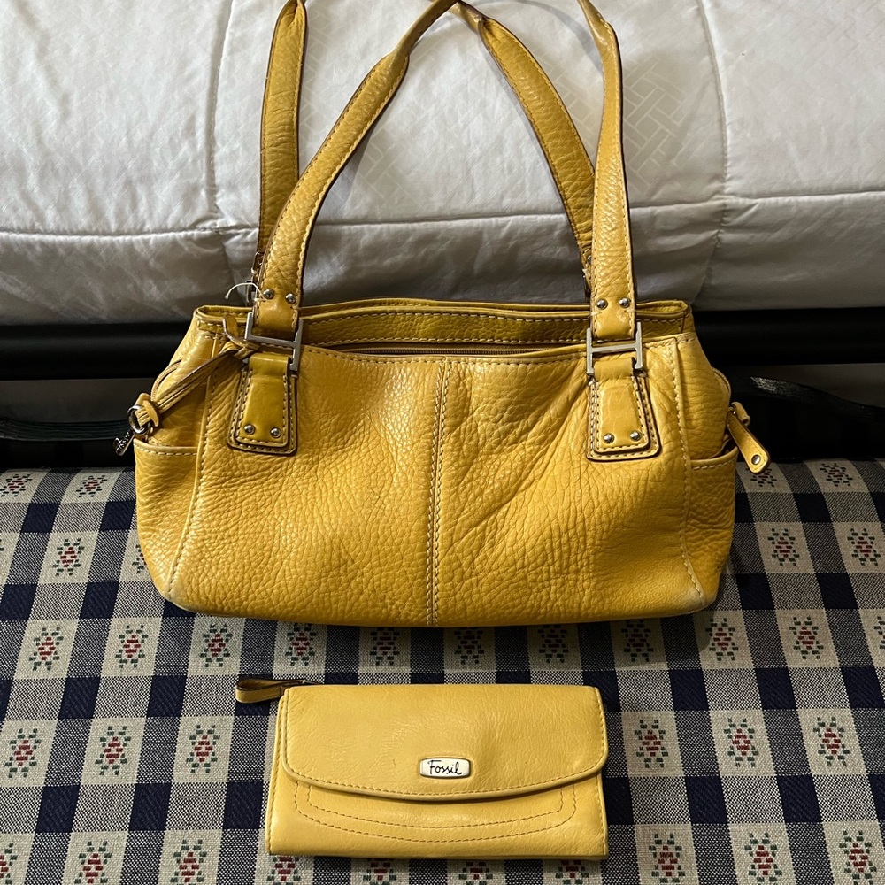 Fossil Mustard Yellow Pebbled Leather Shoulder Bag with Matching Wallet